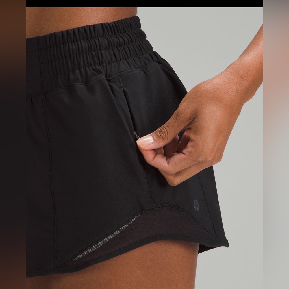 LULULEMON NWT. Hotty Hot High-Rise LinedShort 2.5" | Women's Short - Picture 4 of 5
